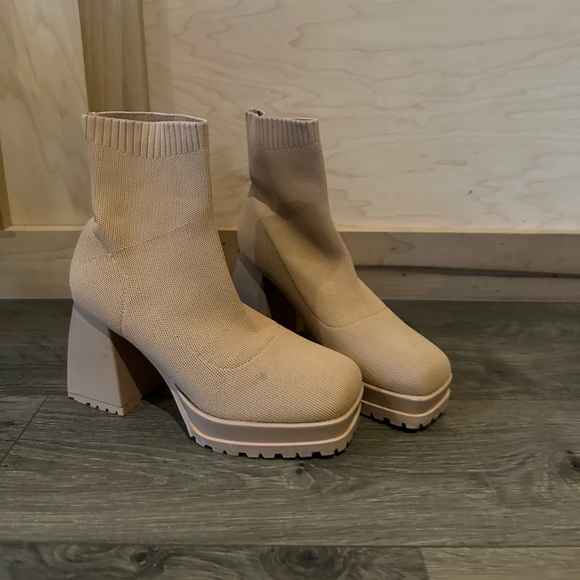 Beige Solid Color, Square Toe, Retro Block Heel Platform - Picture 3 of 7